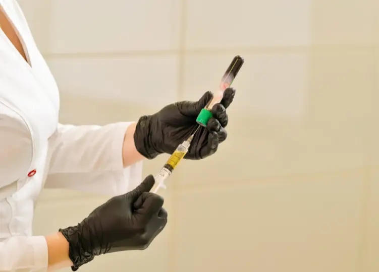 Na ginecologia, o PRP é usado para o rejuvenescimento íntimo feminino, alívio de sintomas associados à atrofia vaginal e até no tratamento de disfunções sexuais.
